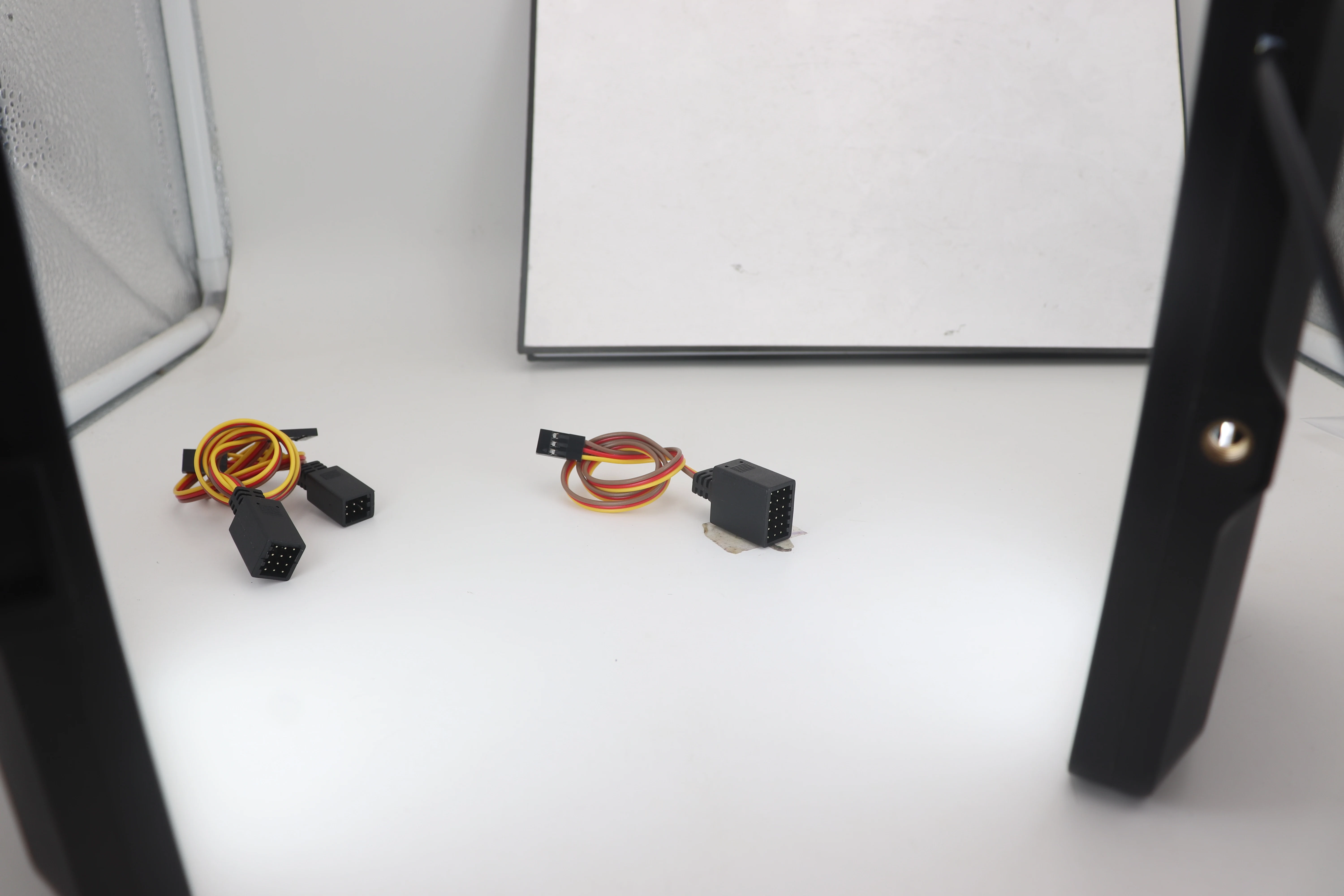 Комплект из 4 металлических дисков Beadlock с резиновыми шинами 51 мм (1.0 дюйма) для Trax/as 1/18 Trx-4m Defender Bronco 1/24 Axial Scx24 Fms24
Комплект из 4 металлических дисков Beadlock с резиновыми шинами 51 мм (1.0 дюйма) для Trax/as 1/18 Trx-4m Defender Bronco 1/24 Axial Scx24 Fms24