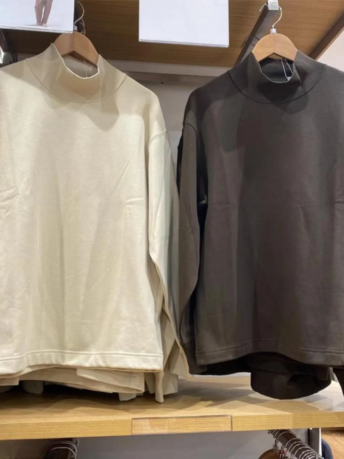 Autumn Winter Loose Fit High Ne Long Sve Soft Comfortable Men Women Casual T-irt Thermal Base Layer E47806 Sweatirt
Autumn Winter Loose Fit High Ne Long Sve Soft Comfortable Men Women Casual T-irt Thermal Base Layer E47806 Sweatirt
