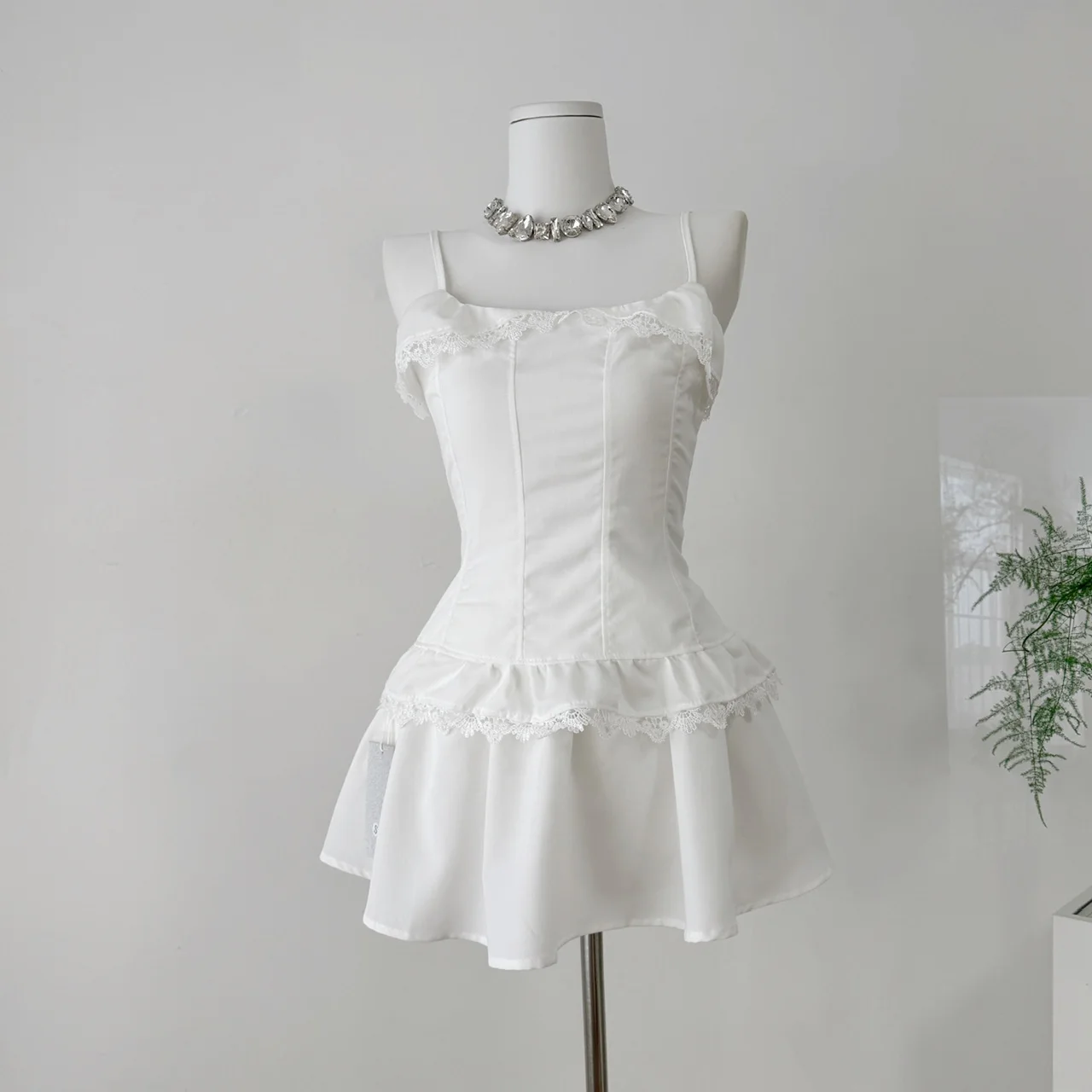 White Ruffle Halter Dress Women's Spring Summer Short Slimming Versatile Mini Skirt Holiday Dress Polyester Fiber Sleeveless Emp
White Ruffle Halter Dress Women's Spring Summer Short Slimming Versatile Mini Skirt Holiday Dress Polyester Fiber Sleeveless Emp