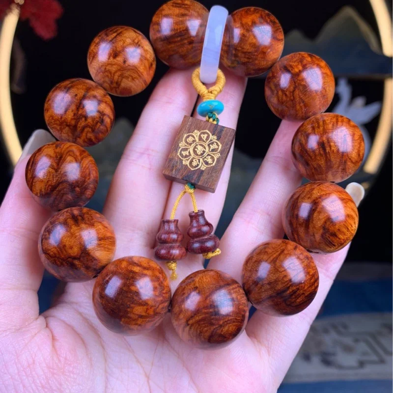 Premium Burmese Agarwood Sandalwood 20-bead Buddhist bracelet with yellow background and rich landscape wheat ear pattern
Premium Burmese Agarwood Sandalwood 20-bead Buddhist bracelet with yellow background and rich landscape wheat ear pattern
