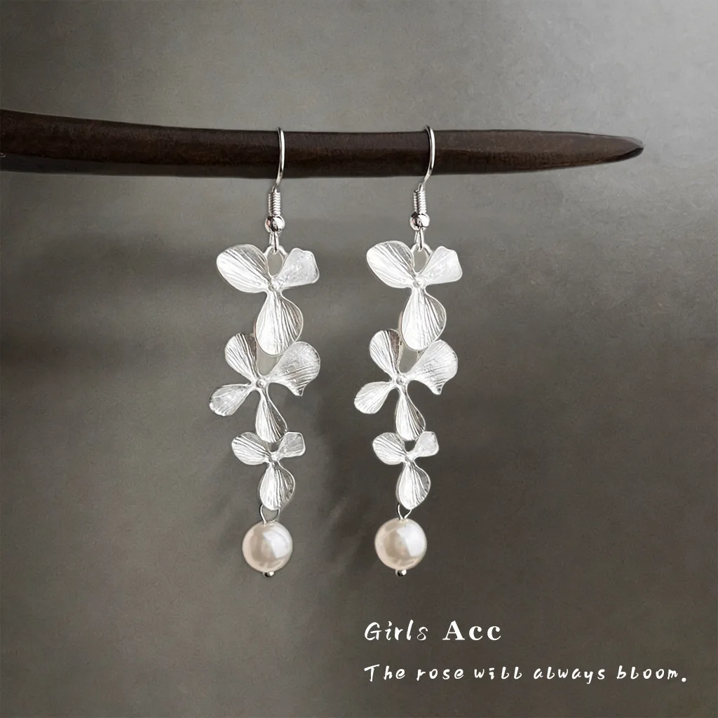 Women Fashion Commute New Chinese Ethnic Matte Flower Dangle Earrings Long Silver Floral Tassel Vintage Senior Sense Ear Jewelry
Women Fashion Commute New Chinese Ethnic Matte Flower Dangle Earrings Long Silver Floral Tassel Vintage Senior Sense Ear Jewelry