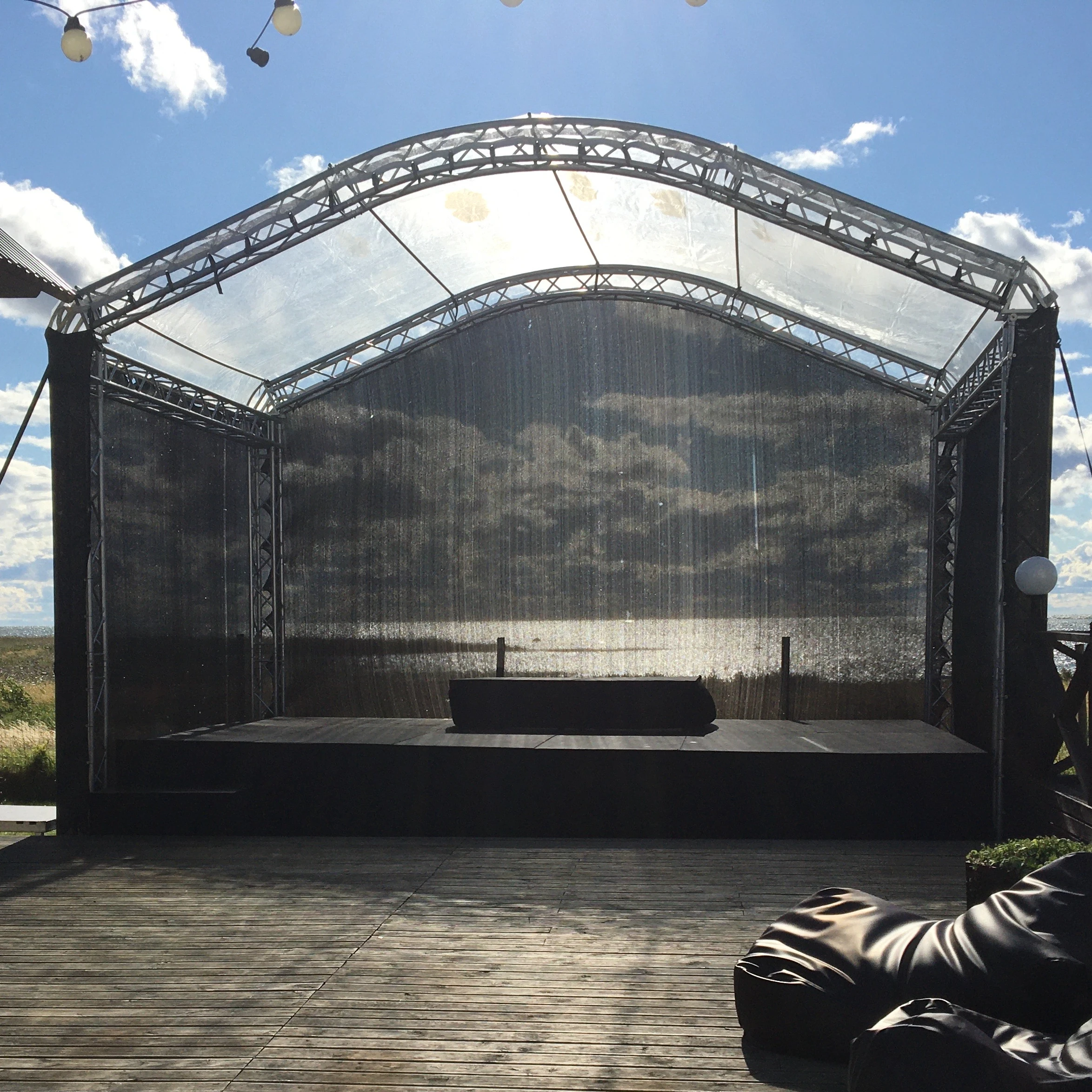 Good Quality Hot Selling Outdoor Mobile Audio DJ Lighting Stage System For Outdoor Concert With PVC Roof Cover
Good Quality Hot Selling Outdoor Mobile Audio DJ Lighting Stage System For Outdoor Concert With PVC Roof Cover