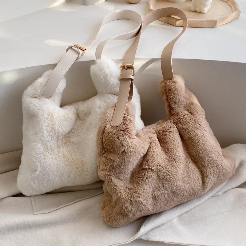 Fashion Shoulder Bags Plush Fluffy Women's new trend Shopping Bags Female Cute Tote Bags Large Capacity Messenger Bag
Fashion Shoulder Bags Plush Fluffy Women's new trend Shopping Bags Female Cute Tote Bags Large Capacity Messenger Bag
