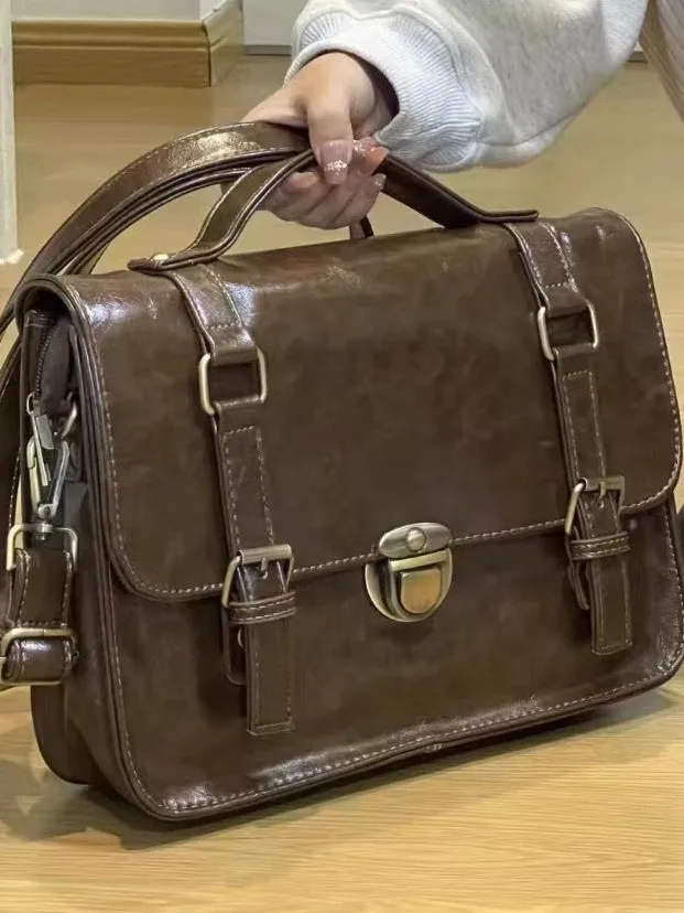 Retro Student Bapa Mail Carrier Bag Autumn Winter Class Commuting Faionable Crossbody Bag Soft Handle Casual Simple Sle
Retro Student Bapa Mail Carrier Bag Autumn Winter Class Commuting Faionable Crossbody Bag Soft Handle Casual Simple Sle