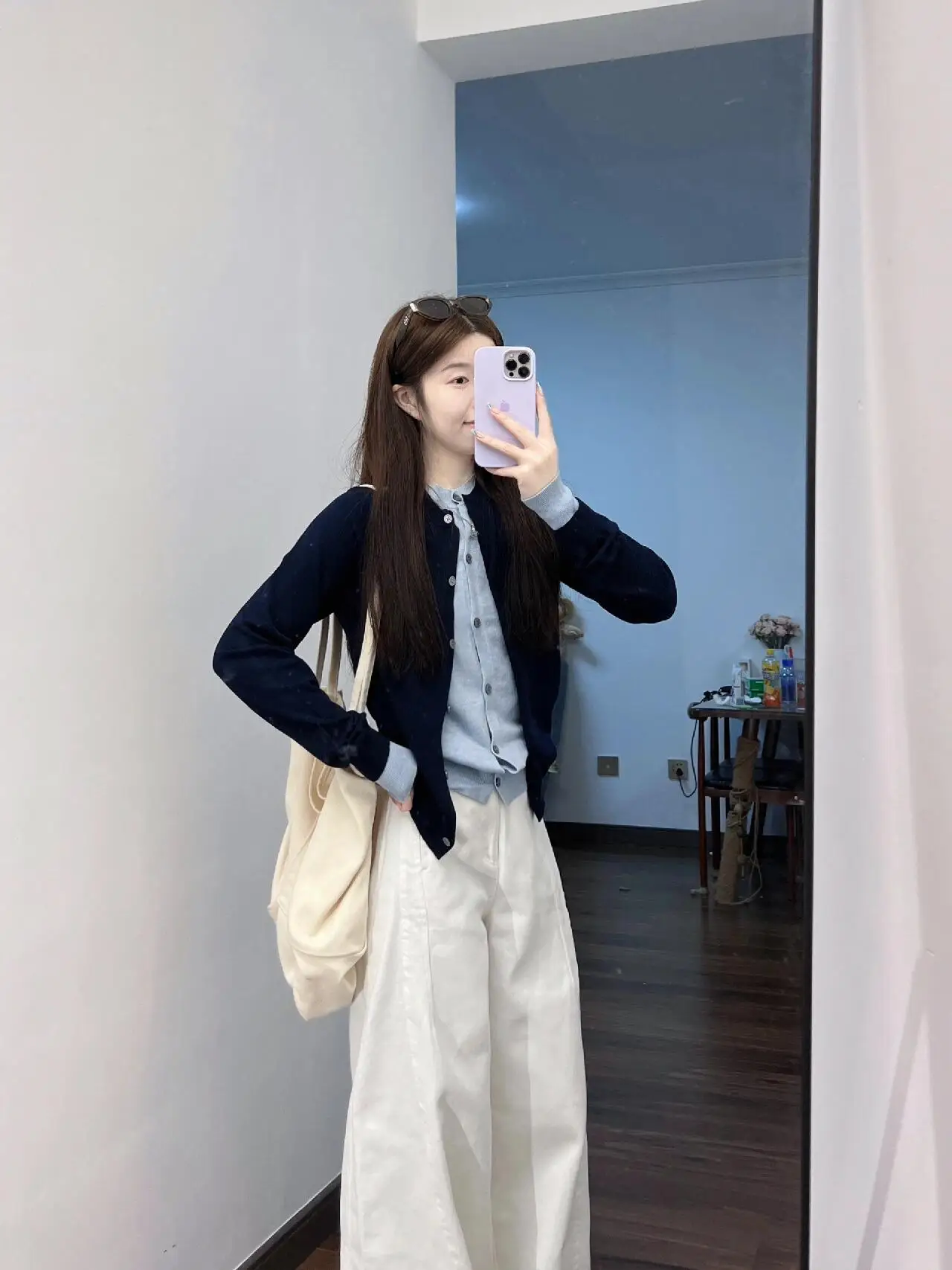 Корейский вязаный кардиган в стиле колор-блок для женщин, модный свитер-жакет премиум-класса на раннюю осень, свободный крой, длинный рукав, круглый вырез
Корейский вязаный кардиган в стиле колор-блок для женщин, модный свитер-жакет премиум-класса на раннюю осень, свободный крой, длинный рукав, круглый вырез