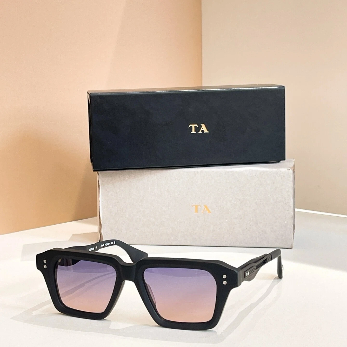 Authentic For DIYTA DT DETRON DLX459 Acetate Frame Men Women Sun Glasses Luxury Designer Casual Male Couple Eyewear With Box
Authentic For DIYTA DT DETRON DLX459 Acetate Frame Men Women Sun Glasses Luxury Designer Casual Male Couple Eyewear With Box