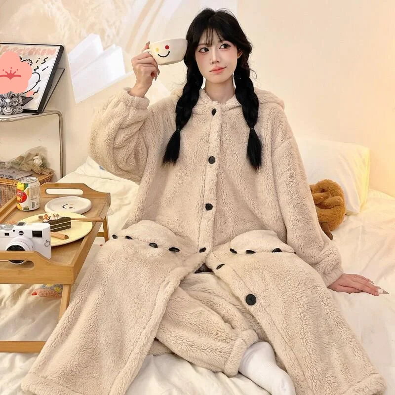 Зимний женский пижамный комплект: удобный халат и пижама из кораллового флиса, утепленный, свободный крой, с флисовой подкладкой, для дома
Зимний женский пижамный комплект: удобный халат и пижама из кораллового флиса, утепленный, свободный крой, с флисовой подкладкой, для дома