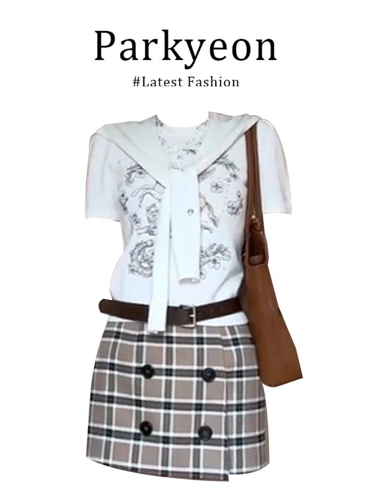 Korean Style Sweet Short Sleeve T-Shirt Top High Waist Skirt Set Spring New Plaid Women's Fashion Casual Wear
Korean Style Sweet Short Sleeve T-Shirt Top High Waist Skirt Set Spring New Plaid Women's Fashion Casual Wear