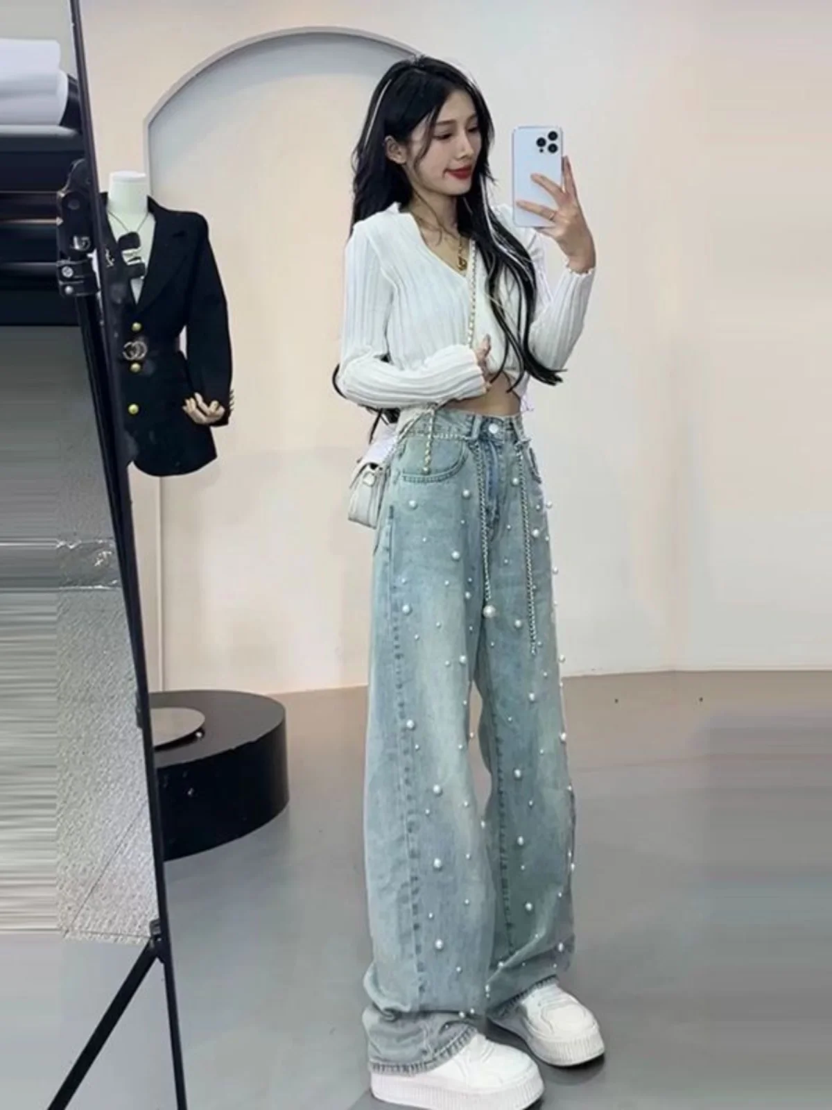 Модные джинсы с жемчужным дизайном, свободные, с широкими штанинами, женские, весна-осень, свободный крой, с высокой талией, длинные брюки, летняя коллекция
Модные джинсы с жемчужным дизайном, свободные, с широкими штанинами, женские, весна-осень, свободный крой, с высокой талией, длинные брюки, летняя коллекция