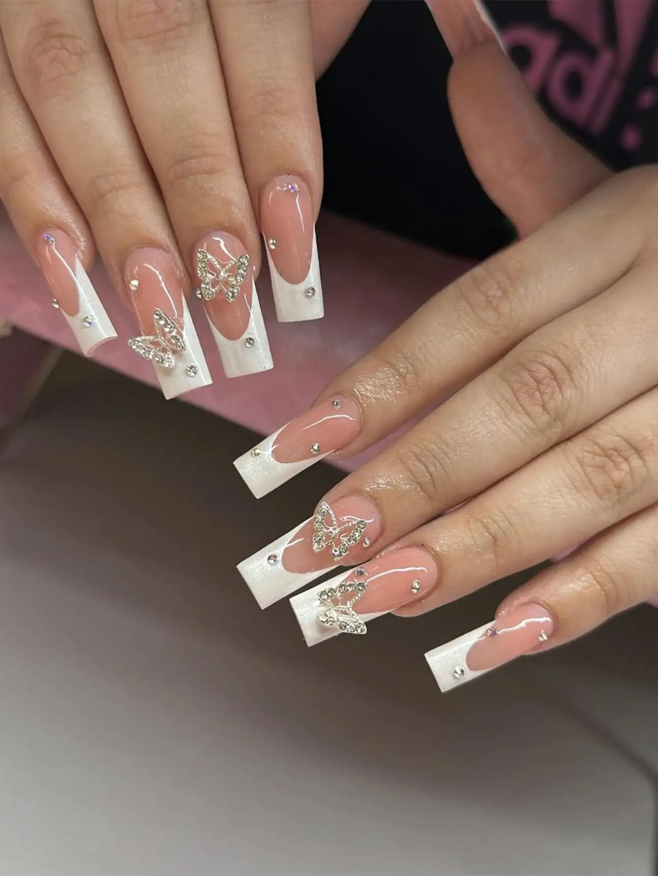 24pcs Y2K Pink Rectangle Press-On Nails, Leopard Print French Tip with Rhinestones, Hearts, Guns, Music Notes & Bows. High Gloss Full Coverage. For Daily, Party & Date. Nail Supplies.
24pcs Y2K Pink Rectangle Press-On Nails, Leopard Print French Tip with Rhinestones, Hearts, Guns, Music Notes & Bows. High Gloss Full Coverage. For Daily, Party & Date. Nail Supplies.