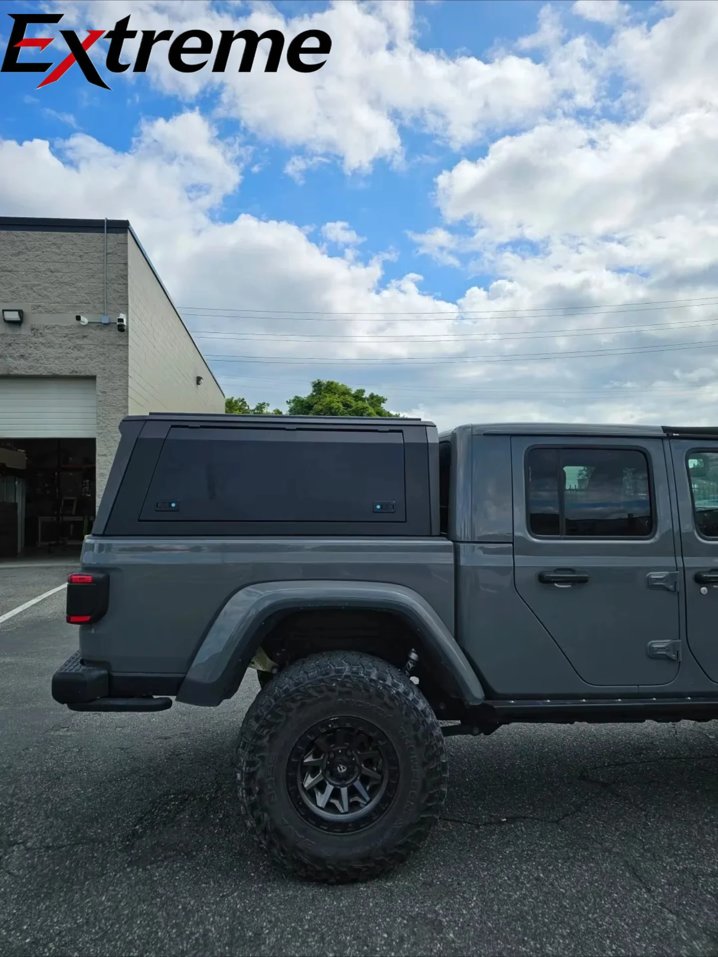 Extreme:Lightweight Aluminum Alloy Pickup Truck Canopy Slide Window Hardtop Camper Touring Overland Use for Jeep Gladiator
Extreme:Lightweight Aluminum Alloy Pickup Truck Canopy Slide Window Hardtop Camper Touring Overland Use for Jeep Gladiator