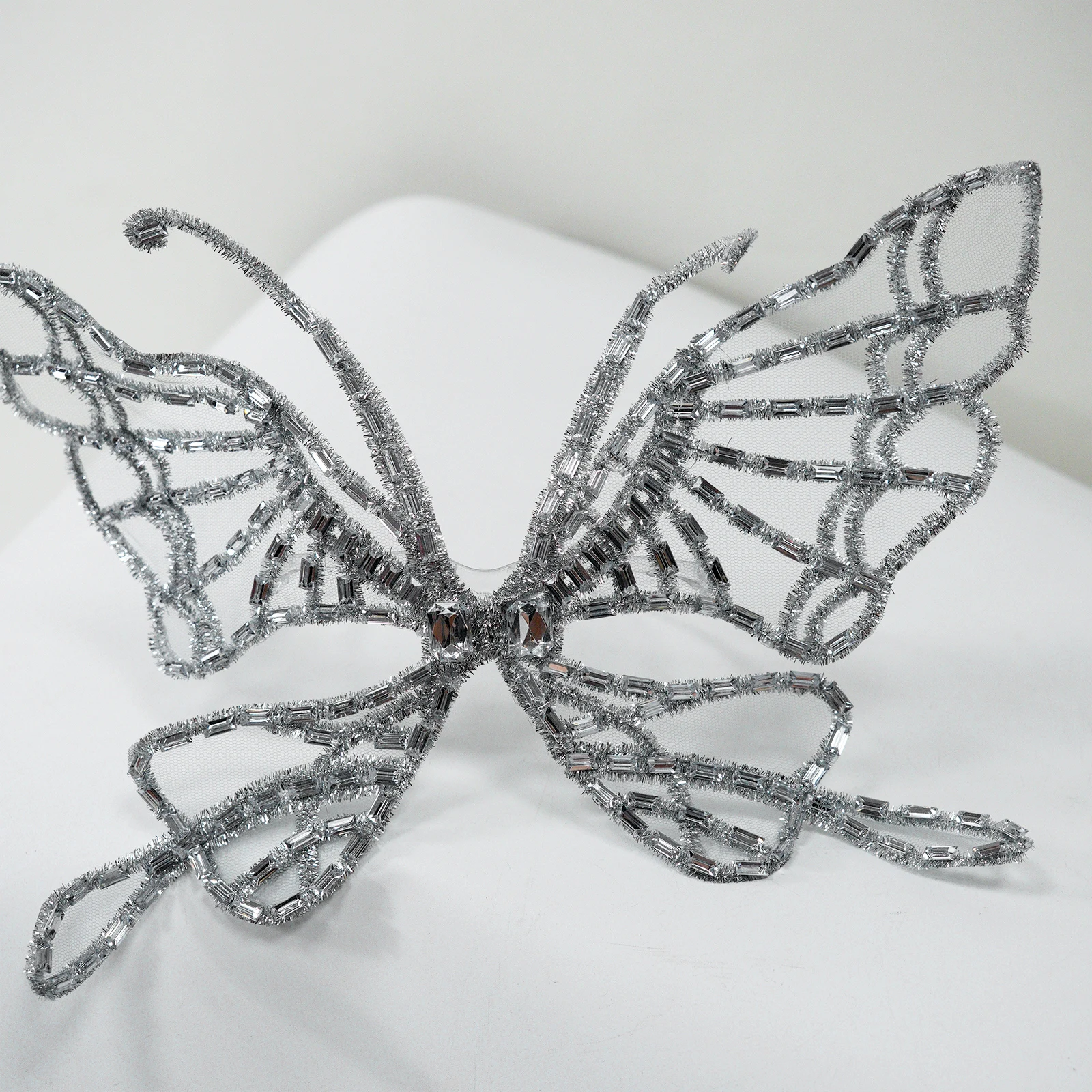 Sexy Shiny Crystal Butterfly Mask Christmas DJ Singer Birthday Party Nightclub Club Stage Accessories and Performance Decoration
Sexy Shiny Crystal Butterfly Mask Christmas DJ Singer Birthday Party Nightclub Club Stage Accessories and Performance Decoration