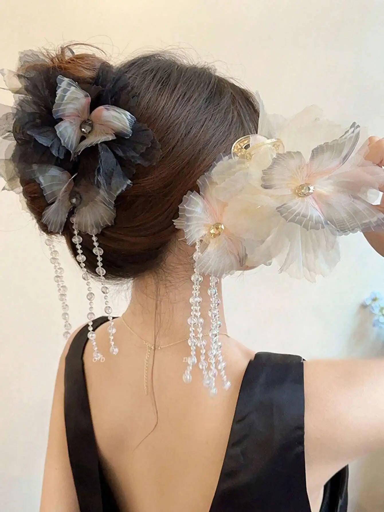 1pc Simulated Butterfly Beaded Tassel Hair Claw For Women, Romantic Princess Style With Rhinestones And Veil, Suitable For Sweet Coiled Hairstyle, Hair Accessory Claw Clips Hair Clips Hair Jaw Clip Hair Clamps Hair Clutch Hair Clip Fall Winter
1pc Simulated Butterfly Beaded Tassel Hair Claw For Women, Romantic Princess Style With Rhinestones And Veil, Suitable For Sweet Coiled Hairstyle, Hair Accessory Claw Clips Hair Clips Hair Jaw Clip Hair Clamps Hair Clutch Hair Clip Fall Winter