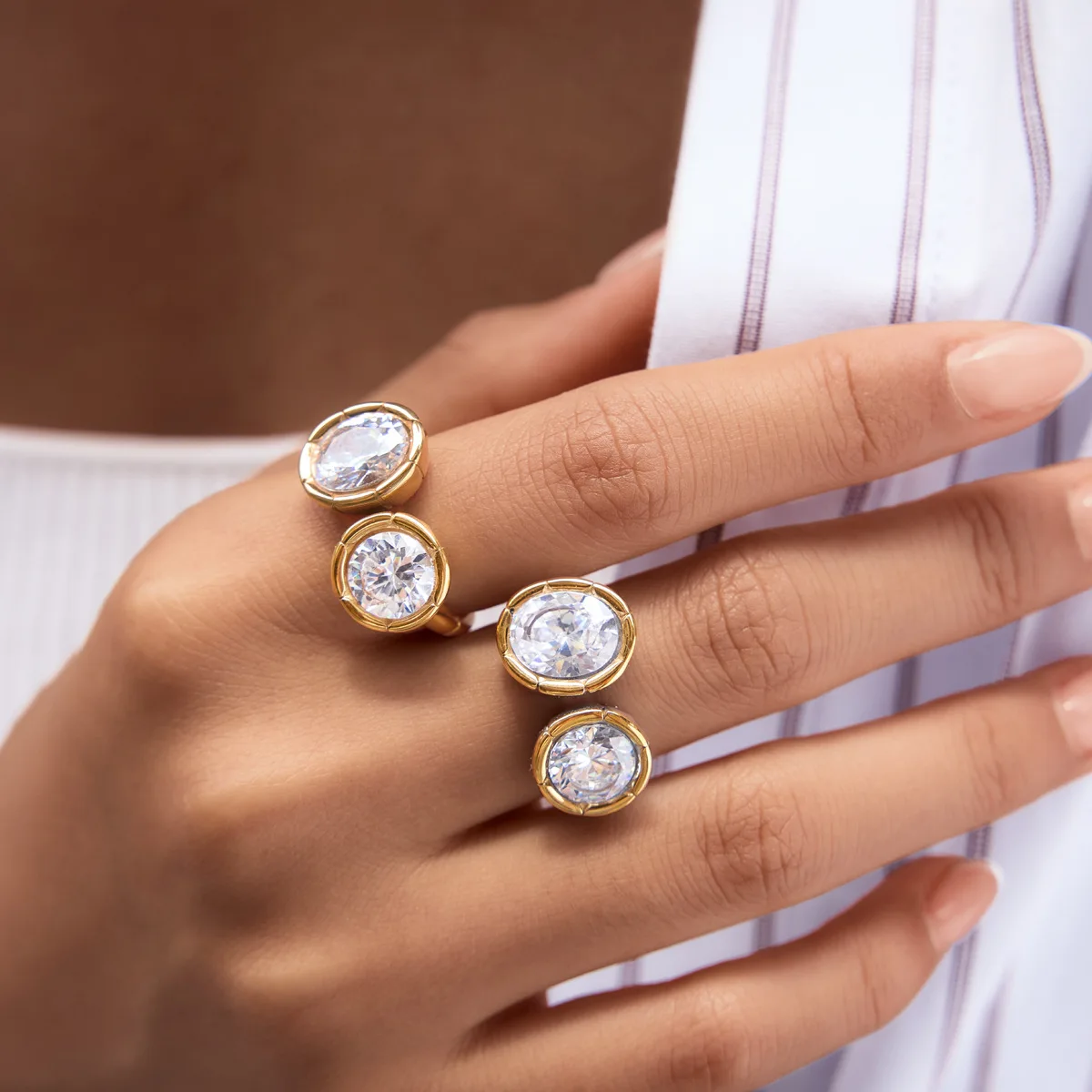 Luxury Double Round Zircon Stainless Steel Finger Ring 18K PVD Gold Plated Opening Rings Wedding Party Jewelry for Women
Luxury Double Round Zircon Stainless Steel Finger Ring 18K PVD Gold Plated Opening Rings Wedding Party Jewelry for Women