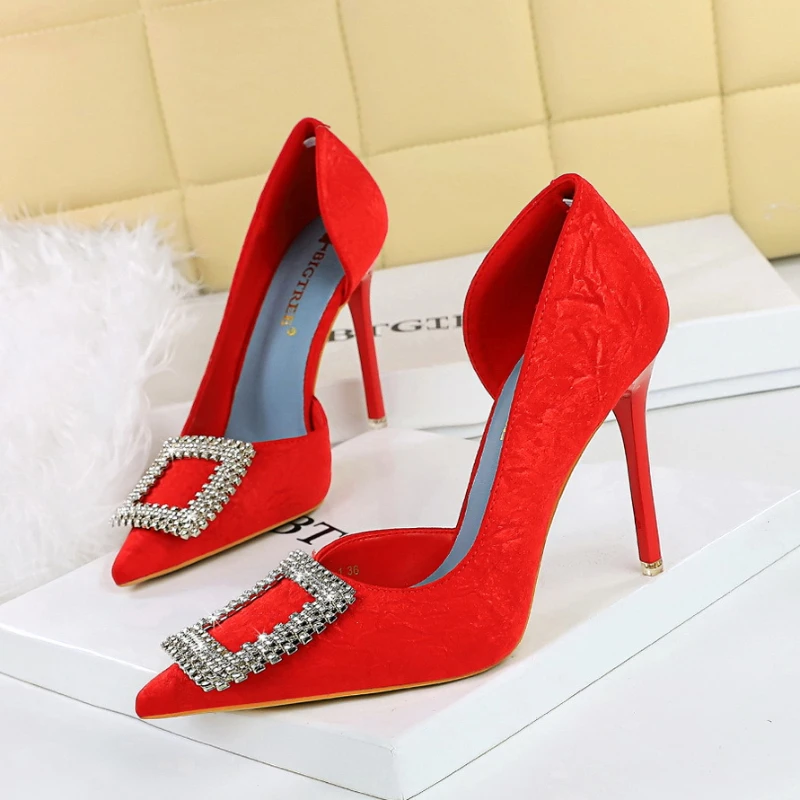 American Style Fashionable Square Rhinestone High Heels Thin Heels Super High Heels Shallow Mouth Pointed Toe Side Empty Shoes
American Style Fashionable Square Rhinestone High Heels Thin Heels Super High Heels Shallow Mouth Pointed Toe Side Empty Shoes