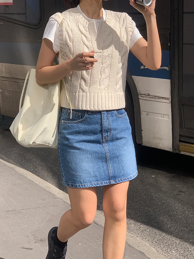 Classic Denim Skirt High Waist A-Line Korean Sle Commute Pure Color Cotton 00% ort Skirt with kets
Classic Denim Skirt High Waist A-Line Korean Sle Commute Pure Color Cotton 00% ort Skirt with kets
