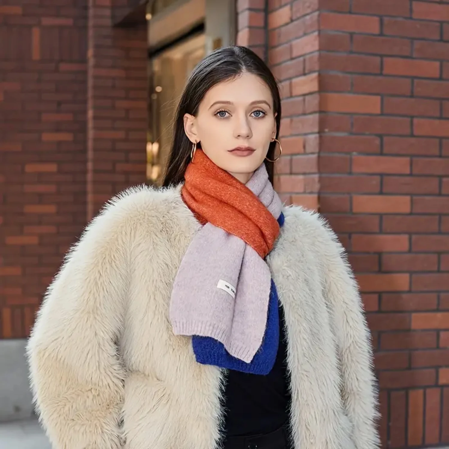 Stylish Winter Scarf for Women - Thick Fleece, Three-color Design, Elegant and Warm
Stylish Winter Scarf for Women - Thick Fleece, Three-color Design, Elegant and Warm
