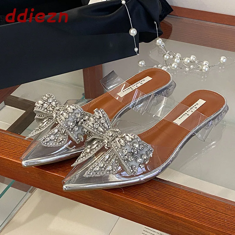 New Fashion Crystal Butterfly-Knot Women Flats Sandals Shoes Mules Transparent Pointed Toe Sexy Ladies Sandals Slides Shoes
New Fashion Crystal Butterfly-Knot Women Flats Sandals Shoes Mules Transparent Pointed Toe Sexy Ladies Sandals Slides Shoes