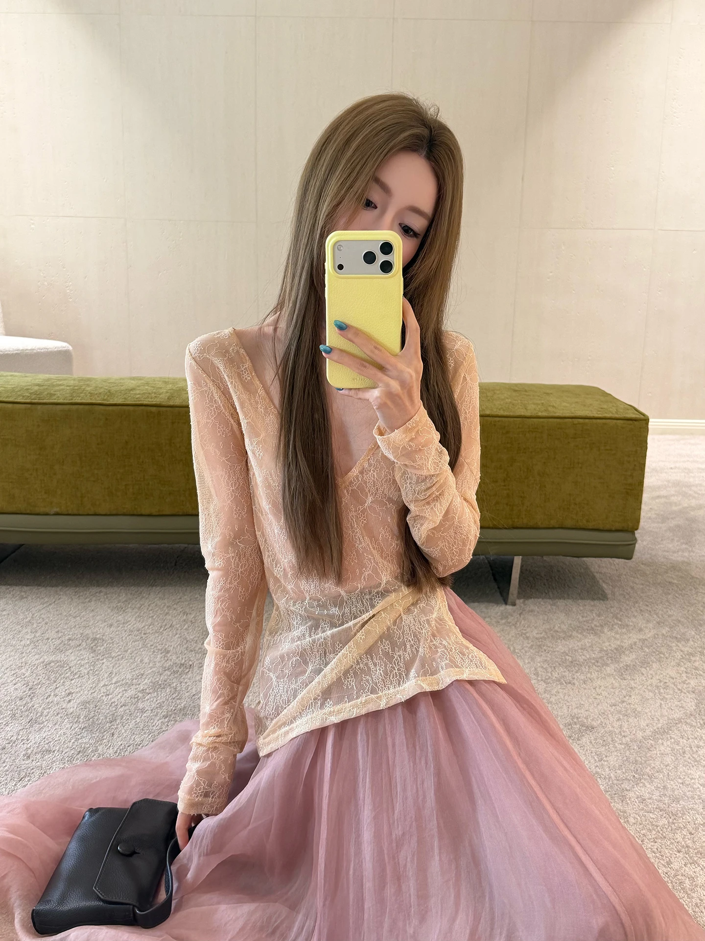 SMOL Creamy Sweet Cheese Long Sleeve Lace Shirt V-Neck See-through Slimming Elegant Top Nylon Fabric Skin-friendly Breathable
SMOL Creamy Sweet Cheese Long Sleeve Lace Shirt V-Neck See-through Slimming Elegant Top Nylon Fabric Skin-friendly Breathable