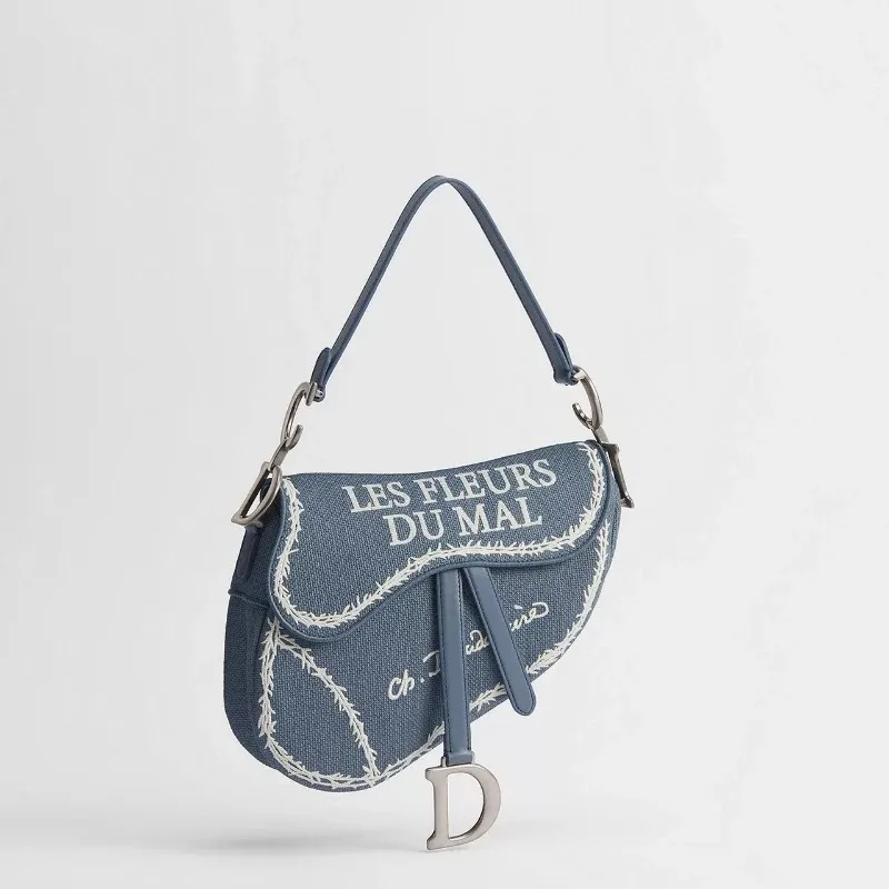 Luxury Designer Saddle Bag for Women Blue and White Book Cover Embroidery Shoulder Bag Fashion Exquisite High End Crossbody Bag
Luxury Designer Saddle Bag for Women Blue and White Book Cover Embroidery Shoulder Bag Fashion Exquisite High End Crossbody Bag