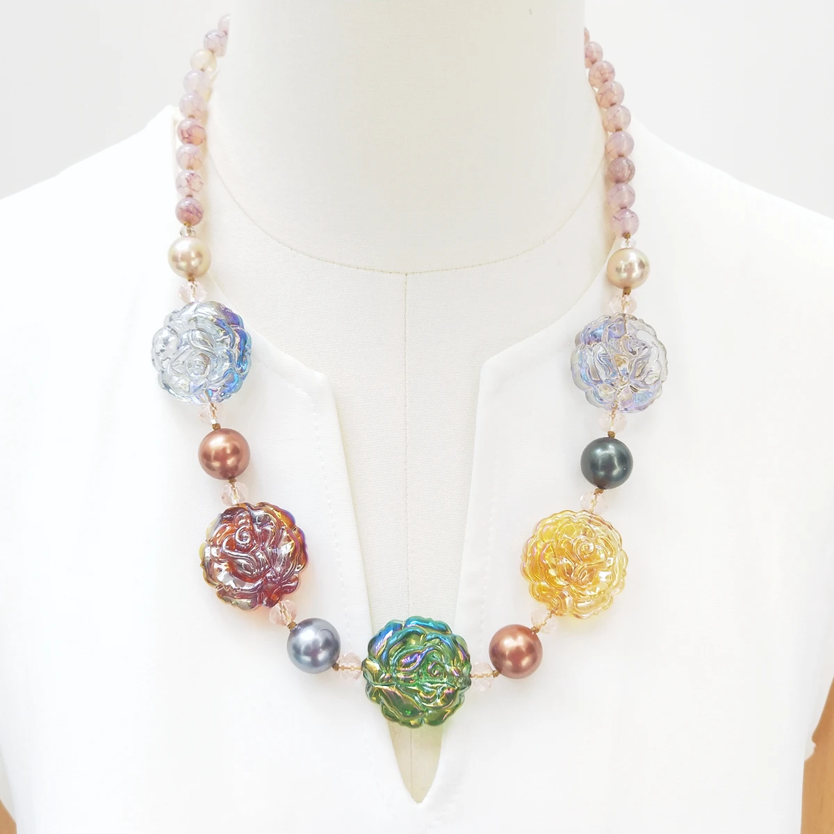 Lii Ji Real Stone Mutil Color Glaze Rose Agate Beads Shell Pearl Necklace 60cm Stock Sale Women Jewelry Gift
Lii Ji Real Stone Mutil Color Glaze Rose Agate Beads Shell Pearl Necklace 60cm Stock Sale Women Jewelry Gift