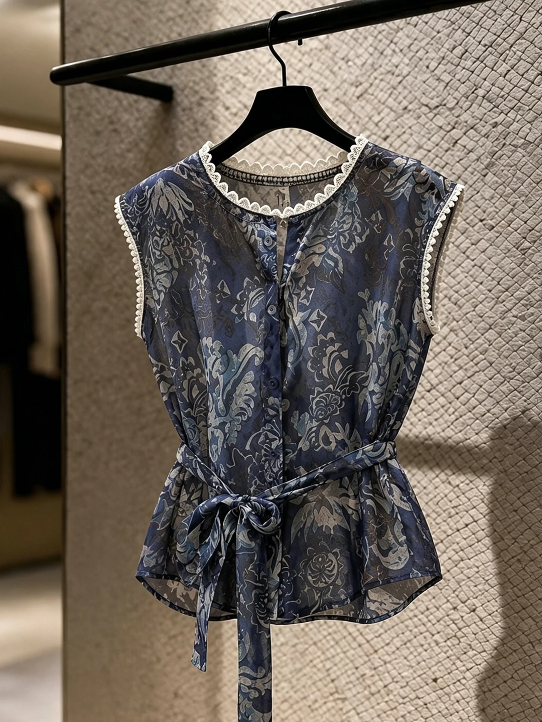 Retro Stylish Printed Design Belted Waist round Neck Commute Top Women's Fashion Summer 2026 Poetic Lin Silk Straight Cut Sho...
Retro Stylish Printed Design Belted Waist round Neck Commute Top Women's Fashion Summer 2026 Poetic Lin Silk Straight Cut Sho...