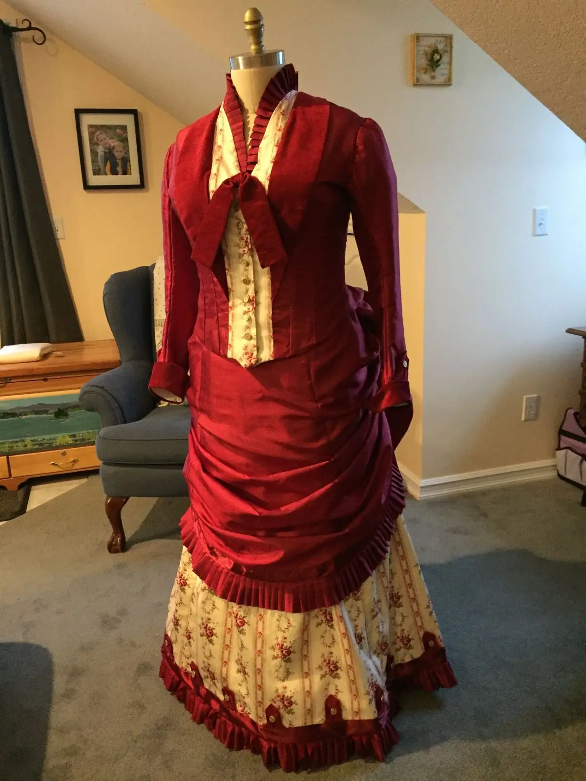 1880s Red Rococo Bustle Dress Victorian Edwardian Duchess Walking Day Dress Colonial Southern Belle Tea Party Ball Gown
1880s Red Rococo Bustle Dress Victorian Edwardian Duchess Walking Day Dress Colonial Southern Belle Tea Party Ball Gown