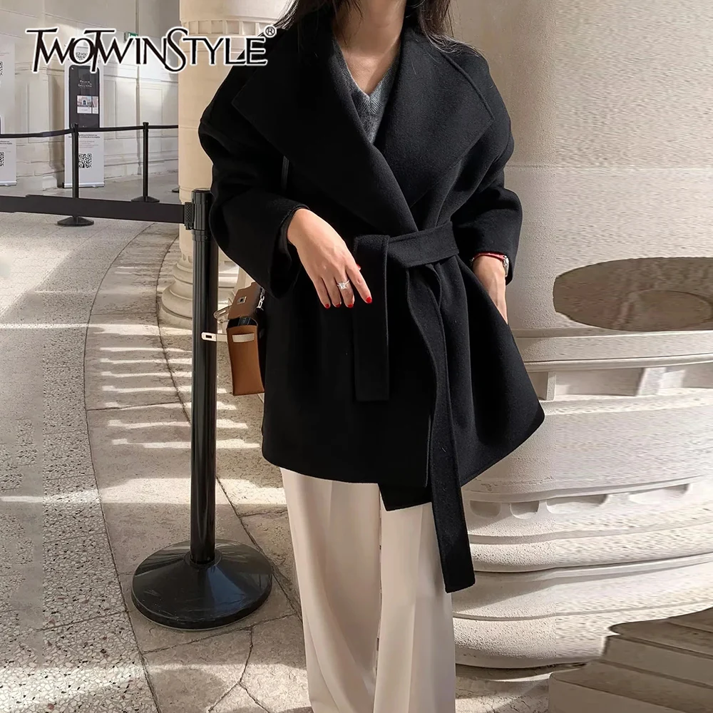TWOTWINSTYLE Winter Black Temperament Jacket for Women Lapel Long Sleeve Spliced Bandage Slim Elegant Office Woolen Coat Female
TWOTWINSTYLE Winter Black Temperament Jacket for Women Lapel Long Sleeve Spliced Bandage Slim Elegant Office Woolen Coat Female