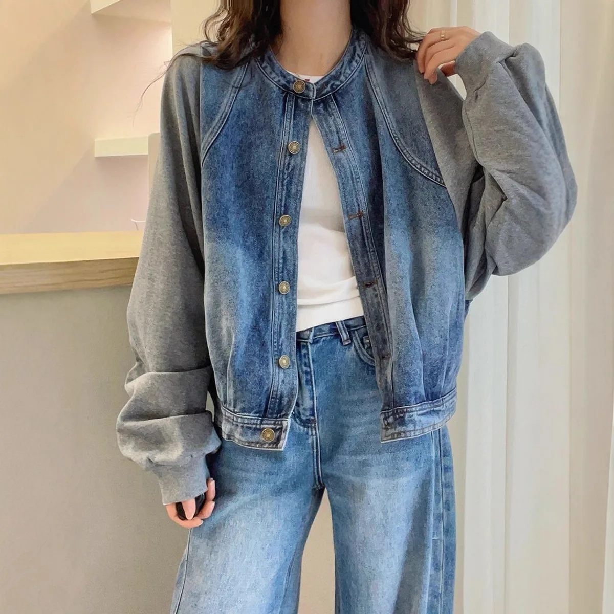 Fashion Splicing Denim Coat for Women Spring Autumn Loose Versatile Retro Single Breasted Jacket New Streetwear Casual Outerwear
Fashion Splicing Denim Coat for Women Spring Autumn Loose Versatile Retro Single Breasted Jacket New Streetwear Casual Outerwear