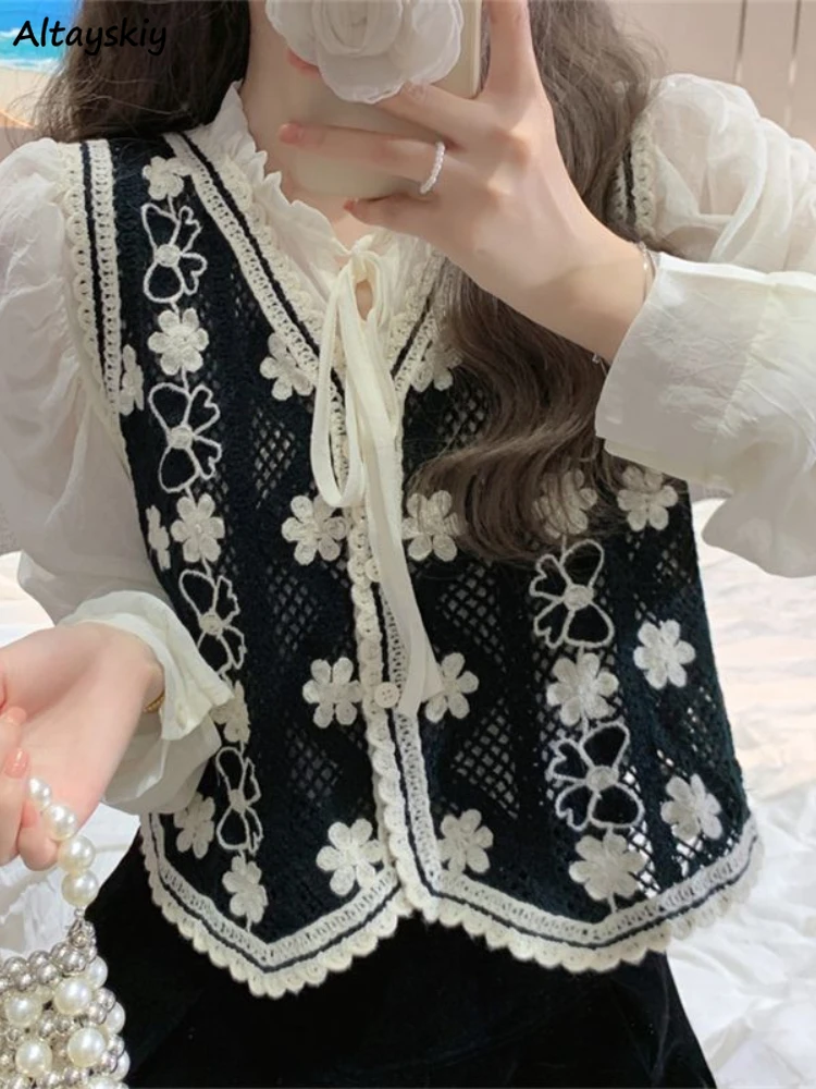 Embroidery Vests Women Sleeveless Bow Retro Spring Temper Flower Korean Style Vintage All-match Prairie Chic Sweet Girls Daily
Embroidery Vests Women Sleeveless Bow Retro Spring Temper Flower Korean Style Vintage All-match Prairie Chic Sweet Girls Daily