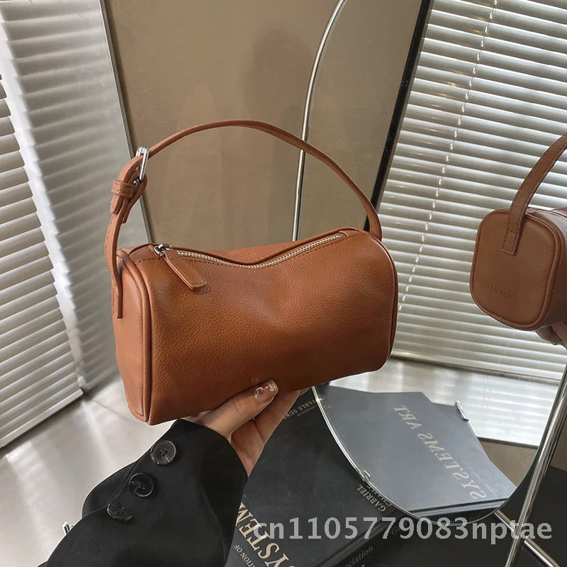 Women's Casual Cylinder Bag PU Leather Black Red Light Brown 2025 Spring New Cross-border Pen Bag High-end Underarm Handbag
Women's Casual Cylinder Bag PU Leather Black Red Light Brown 2025 Spring New Cross-border Pen Bag High-end Underarm Handbag