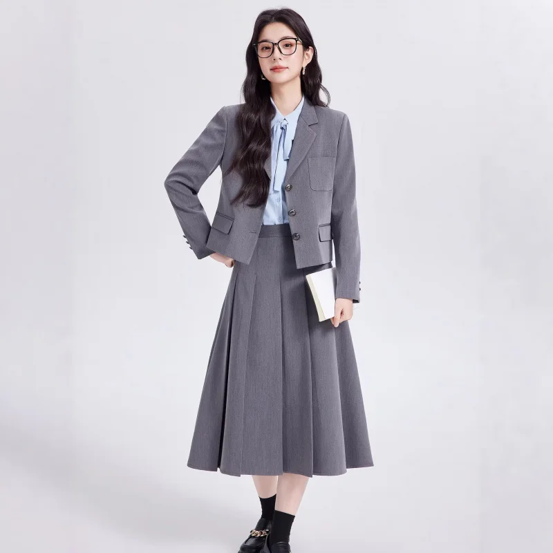 Women's spring blazer2026New stylish professional attire for teacher interview, short suit set
Women's spring blazer2026New stylish professional attire for teacher interview, short suit set