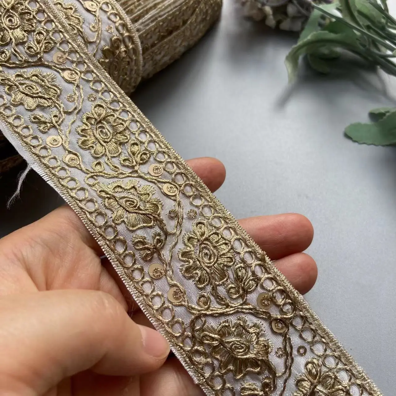 1 Yards White 4CM Ethnic Clothing Lace Trim Ribbon Gold Strand Thread Embroidery Sequin Children's Hanfu Fabric Accessories New
1 Yards White 4CM Ethnic Clothing Lace Trim Ribbon Gold Strand Thread Embroidery Sequin Children's Hanfu Fabric Accessories New