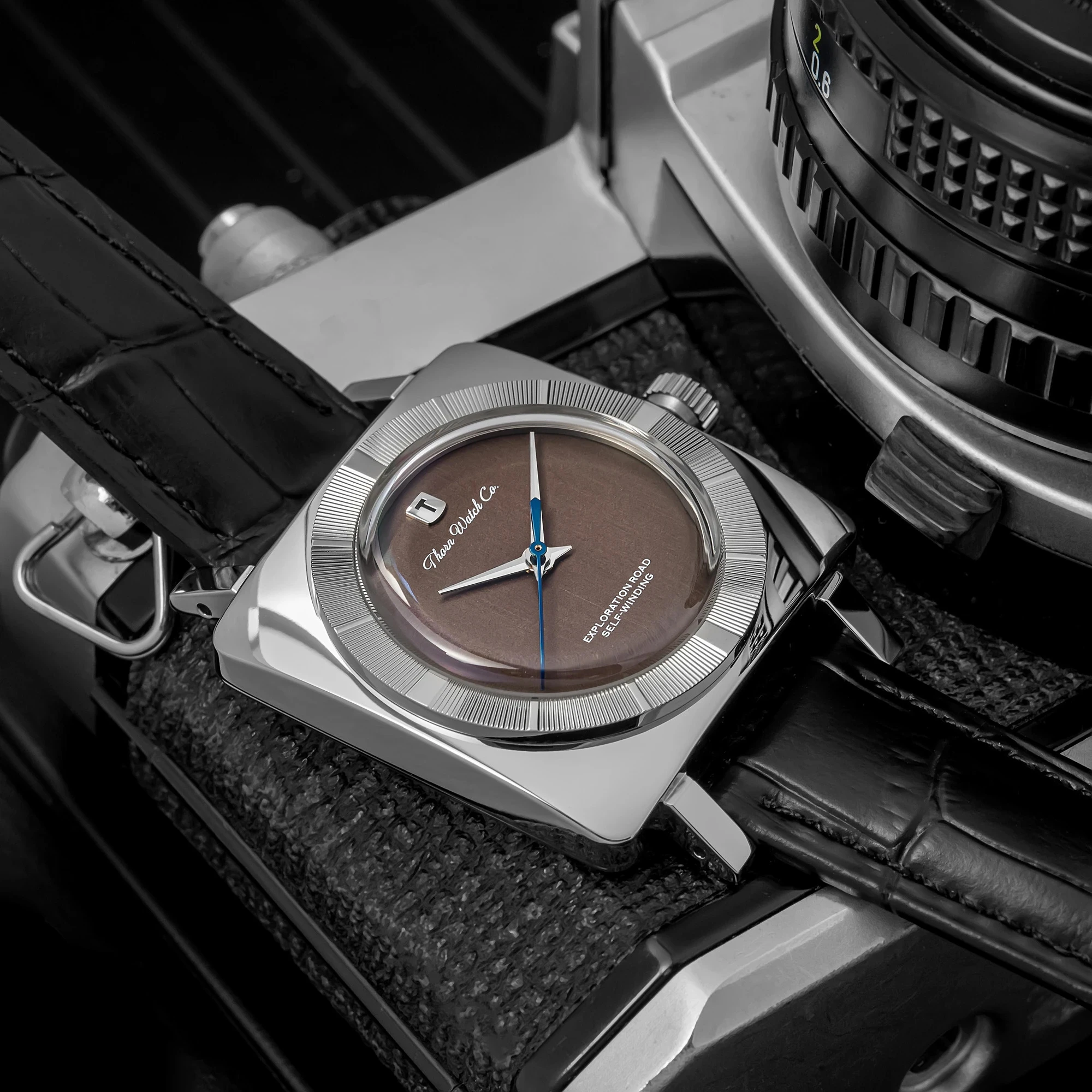 Thorn T016 Retro Watch PT5000 Movement 316L Stainless Steel Dome Sapphire Crystal Glass Blue AR Coating Men's Watch
Thorn T016 Retro Watch PT5000 Movement 316L Stainless Steel Dome Sapphire Crystal Glass Blue AR Coating Men's Watch