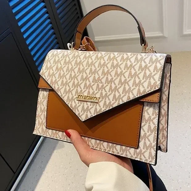 2025 Checkered Shoulder Bag - Vintage Textured Crossbody Purse, Small Square Handbag for Women
2025 Checkered Shoulder Bag - Vintage Textured Crossbody Purse, Small Square Handbag for Women