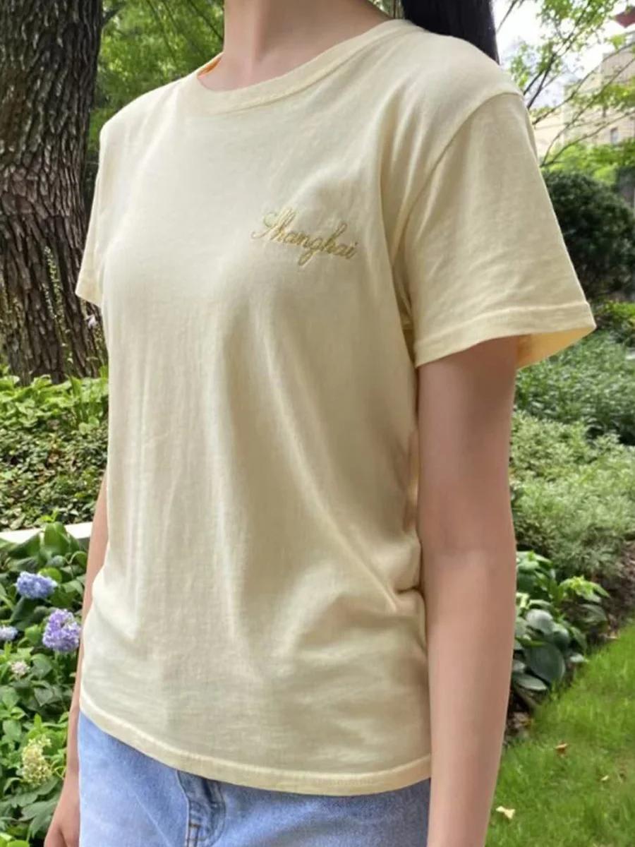 Желтая футболка с вышивкой букв, женская летняя футболка с круглым вырезом, свободные футболки с короткими рукавами, милые повседневные модные топы, футболка Y2k, новинка
Желтая футболка с вышивкой букв, женская летняя футболка с круглым вырезом, свободные футболки с короткими рукавами, милые повседневные модные топы, футболка Y2k, новинка