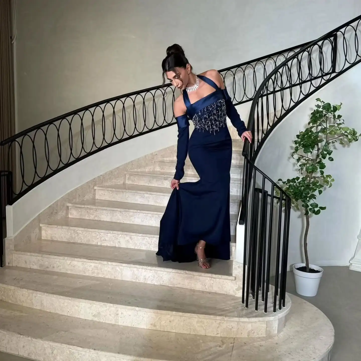 Customized Saudi Arabia Women's Evening Dress Strapless Beaded Ball Gowns Satin Off-shoulder Long Banquet Luxury Party Dresses
Customized Saudi Arabia Women's Evening Dress Strapless Beaded Ball Gowns Satin Off-shoulder Long Banquet Luxury Party Dresses