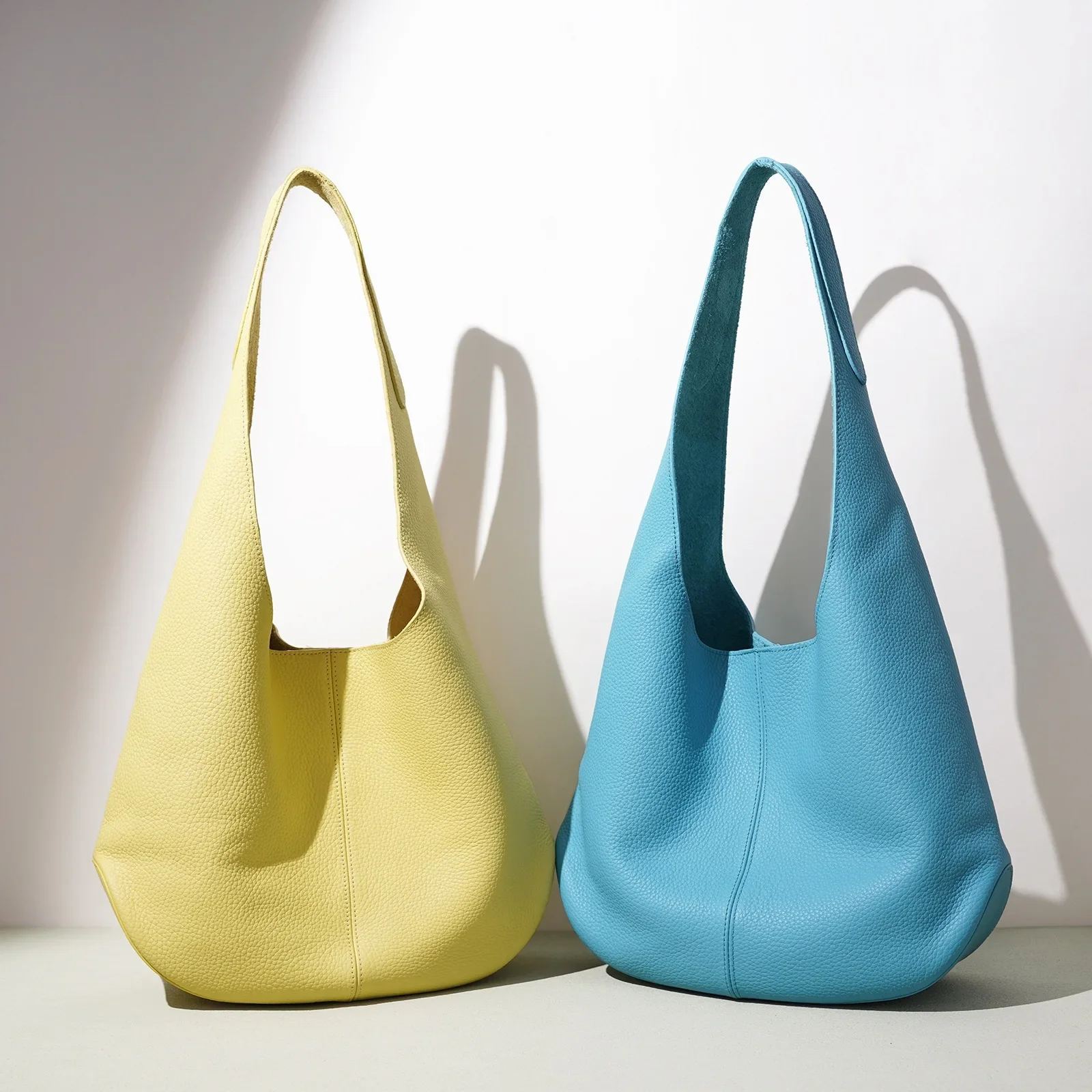 Unique Simple Vintage Diaper Bag High-End Leather Crossbody Handbag for Women Large Capacity Luxury Fashionable Messenger
Unique Simple Vintage Diaper Bag High-End Leather Crossbody Handbag for Women Large Capacity Luxury Fashionable Messenger