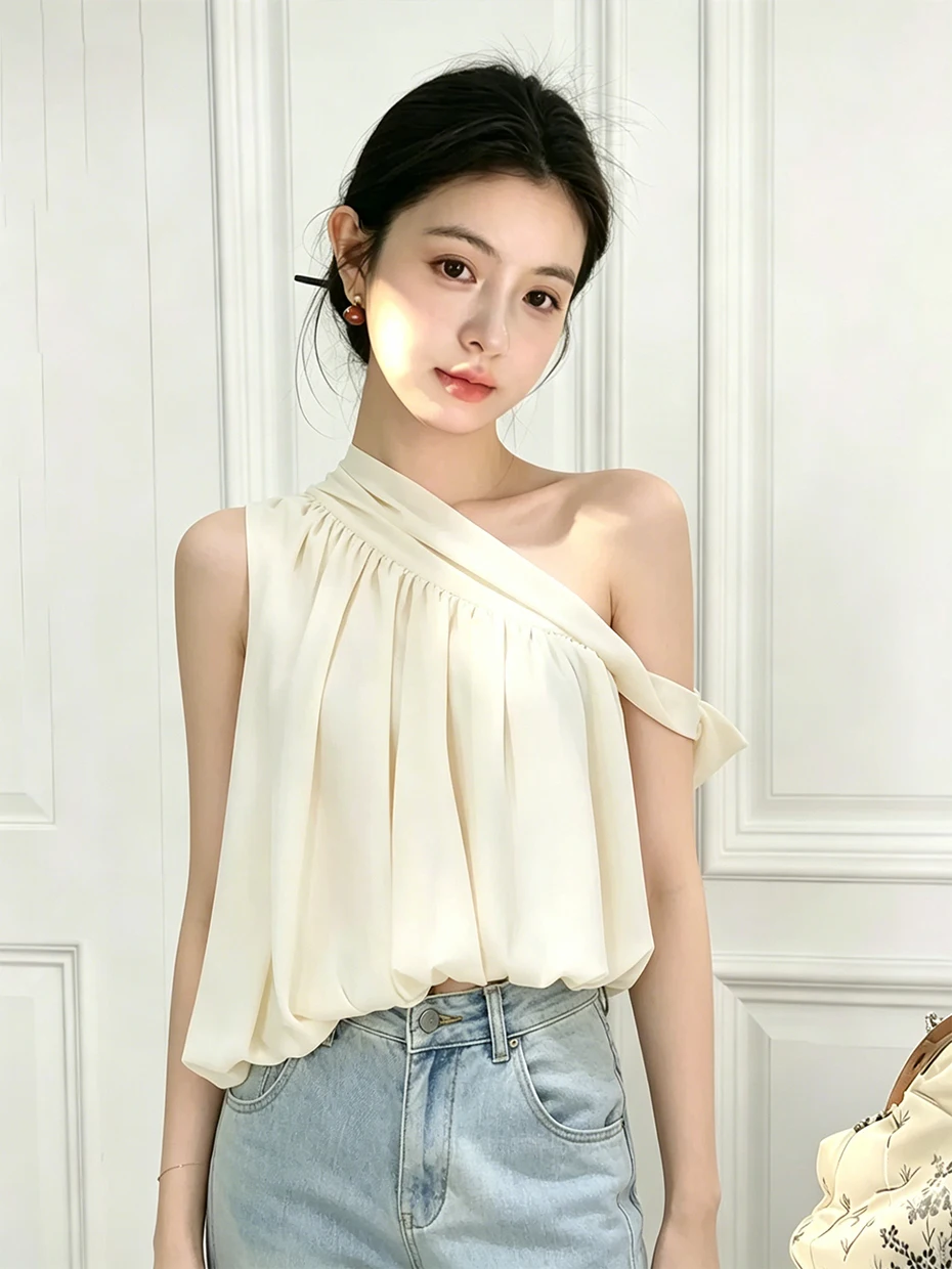 Elegant Asymmetrical Shoulder Loose Fit Summer Chiffon Top Women's Sleeveless Shirt Design Sensation Fashionable Streetwear
Elegant Asymmetrical Shoulder Loose Fit Summer Chiffon Top Women's Sleeveless Shirt Design Sensation Fashionable Streetwear