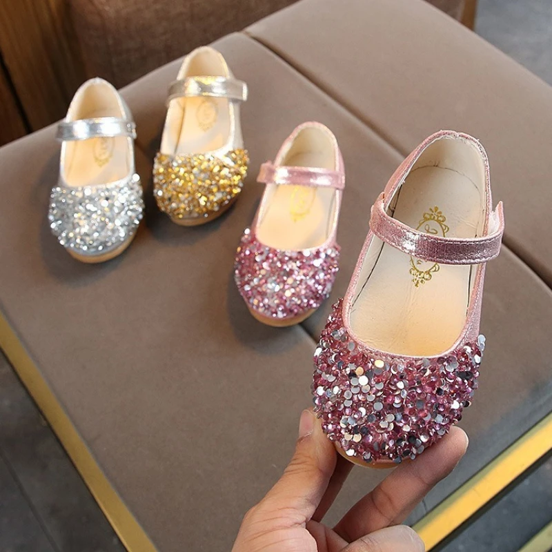 Fashion Girls Leather Shoes 2025 Autumn New Child Princess Shoe Sequined Baby Anti Slip Soft Sole Dance Shoes Women's Loafers 
Fashion Girls Leather Shoes 2025 Autumn New Child Princess Shoe Sequined Baby Anti Slip Soft Sole Dance Shoes Women's Loafers