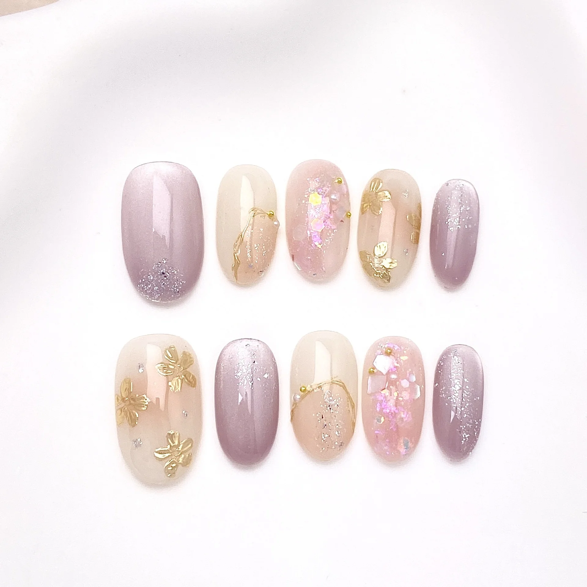 10Pcs Cat's Eye Flower Handmade Fake Nail with Shiny Powder Sequin Press on False Nails Short Round Head Reusable Manicure Tips
10Pcs Cat's Eye Flower Handmade Fake Nail with Shiny Powder Sequin Press on False Nails Short Round Head Reusable Manicure Tips