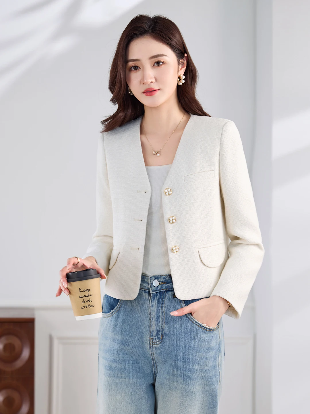 Short Quilted Jacket Women's Commute Style Fashionable Personality Casual Small Western Style Top Breathable Polyester Fiber
Short Quilted Jacket Women's Commute Style Fashionable Personality Casual Small Western Style Top Breathable Polyester Fiber