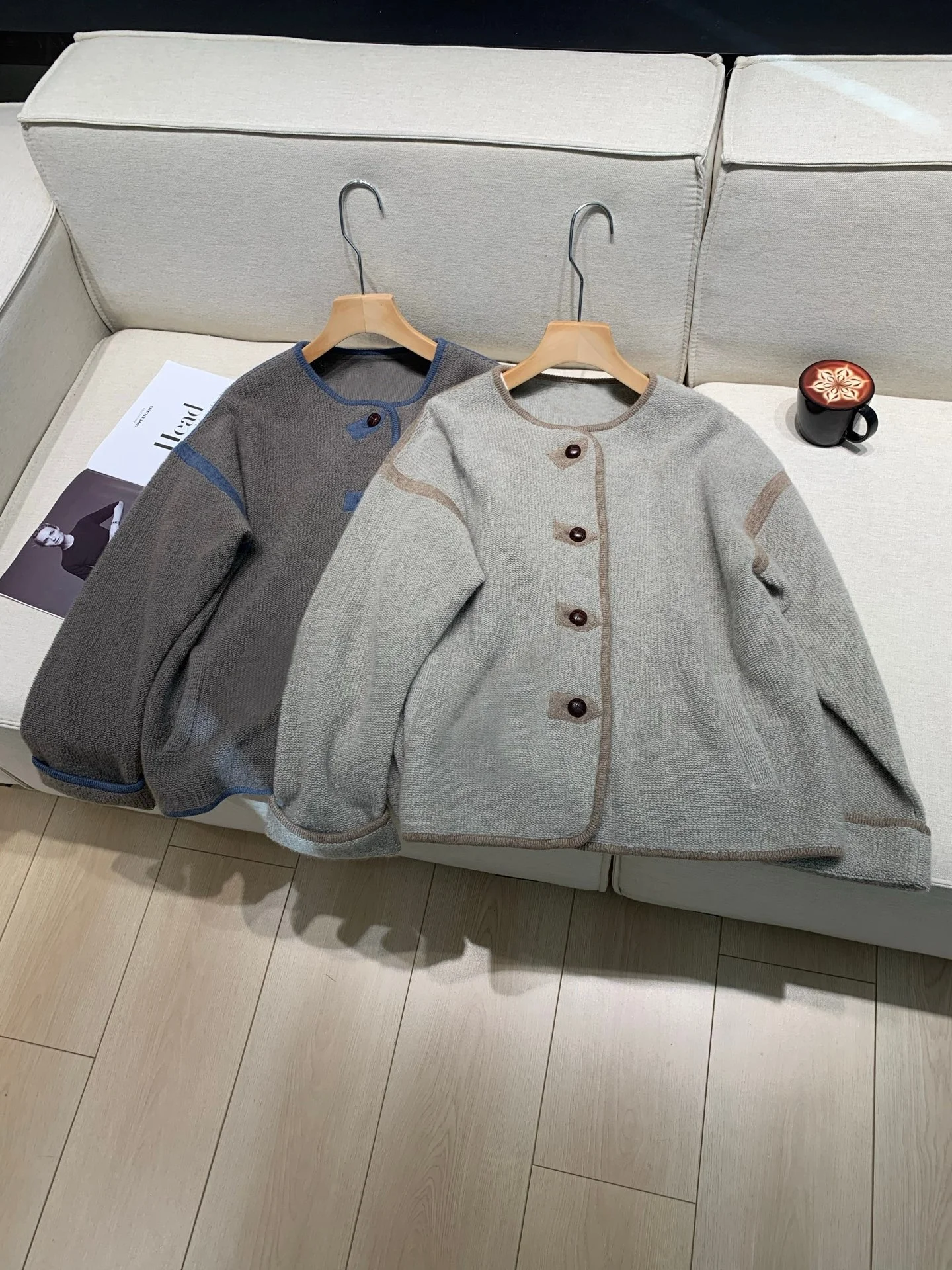 Pure Cashmere Women's Knitted Cardigan Autumn Winter Round Neck Single Breasted Long Sleeve Vintage Female Sweater
Pure Cashmere Women's Knitted Cardigan Autumn Winter Round Neck Single Breasted Long Sleeve Vintage Female Sweater
