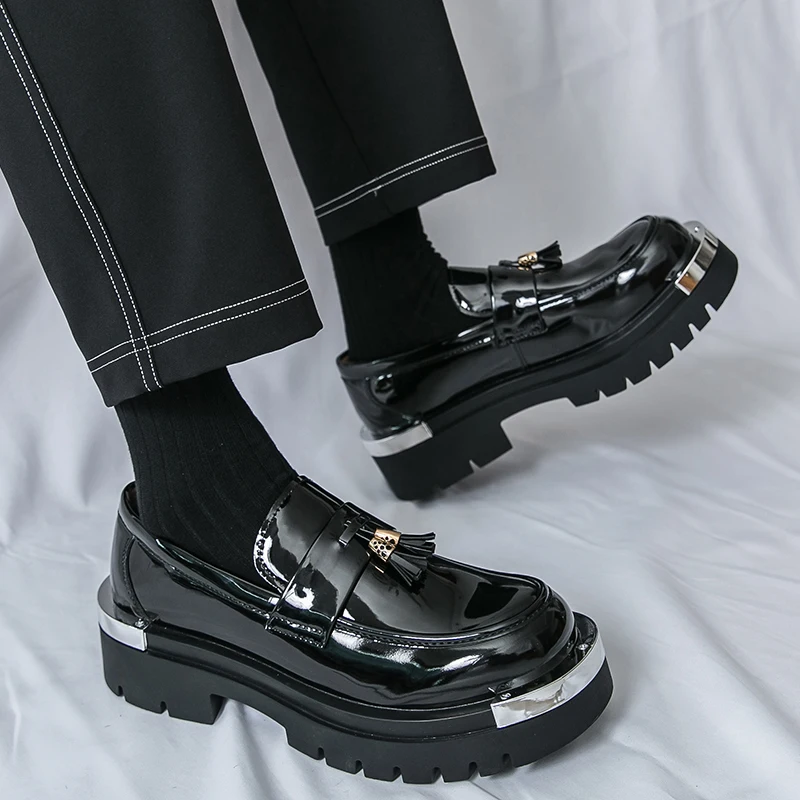 Новые мужские классические туфли с бахромой, мужские противоскользящие деловые модные лоферы на толстой подошве, европейско-американские банкетные туфли, мужские размеры 38-46
Новые мужские классические туфли с бахромой, мужские противоскользящие деловые модные лоферы на толстой подошве, европейско-американские банкетные туфли, мужские размеры 38-46