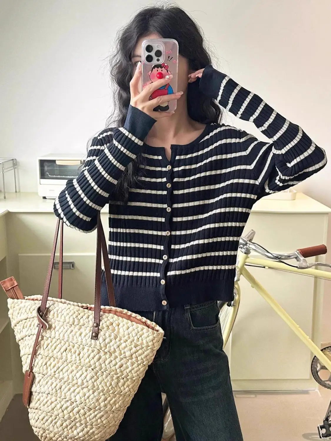 Весенний новый круглый вязаный кардиган Ne, женский полосатый длинный све, облегающий трикотаж, базовый топ
Весенний новый круглый вязаный кардиган Ne, женский полосатый длинный све, облегающий трикотаж, базовый топ