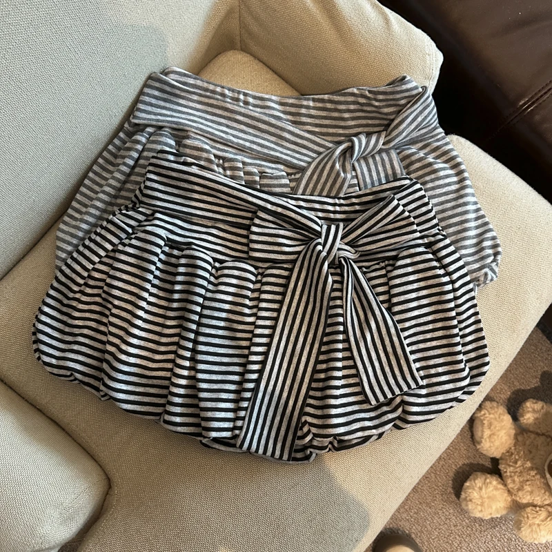 Black Stripe Bowknot High Waist A-Line Skirt Women's Summer New Unique Slimming Skirt Floral Print Half-length Skirt
Black Stripe Bowknot High Waist A-Line Skirt Women's Summer New Unique Slimming Skirt Floral Print Half-length Skirt