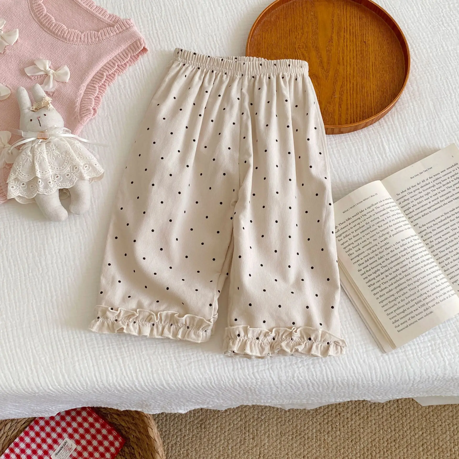 New Girls' Autumn Style Polka Dot Print 2025 Baby Girl's New Stylish Korean Version Lace Lace Wide Leg Pants Straight Leg Pants
New Girls' Autumn Style Polka Dot Print 2025 Baby Girl's New Stylish Korean Version Lace Lace Wide Leg Pants Straight Leg Pants