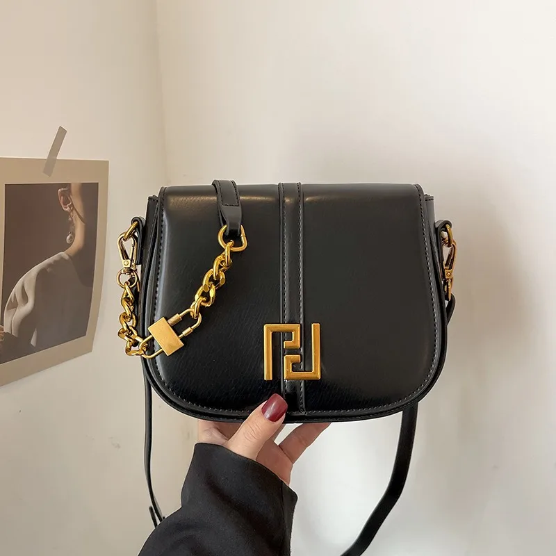 Versatile bag, women's retro shoulder bag, crossbody bag, textured chain small square bag
Versatile bag, women's retro shoulder bag, crossbody bag, textured chain small square bag