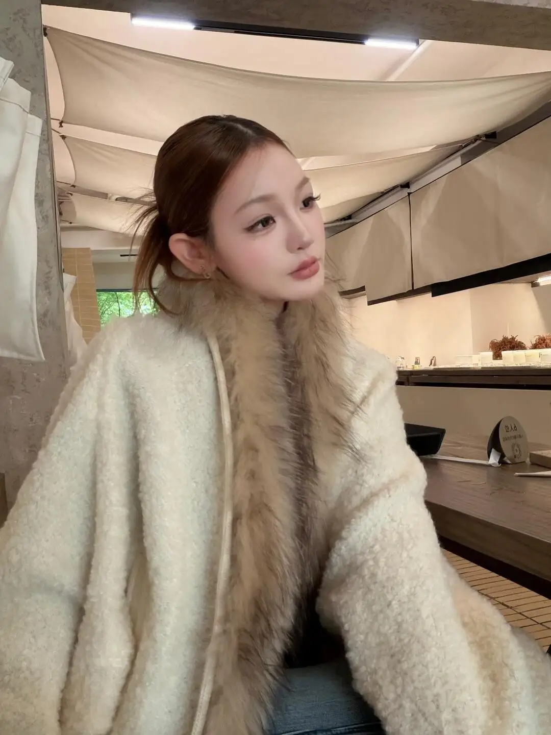 Женское свободное шерстяное пальто-кардиган с рукавами «летучая мышь» в корейском стиле, винтажное, универсальное, с эффектом стройности, на пуговицах, с длинными рукавами, для повседневной носки
Женское свободное шерстяное пальто-кардиган с рукавами «летучая мышь» в корейском стиле, винтажное, универсальное, с эффектом стройности, на пуговицах, с длинными рукавами, для повседневной носки