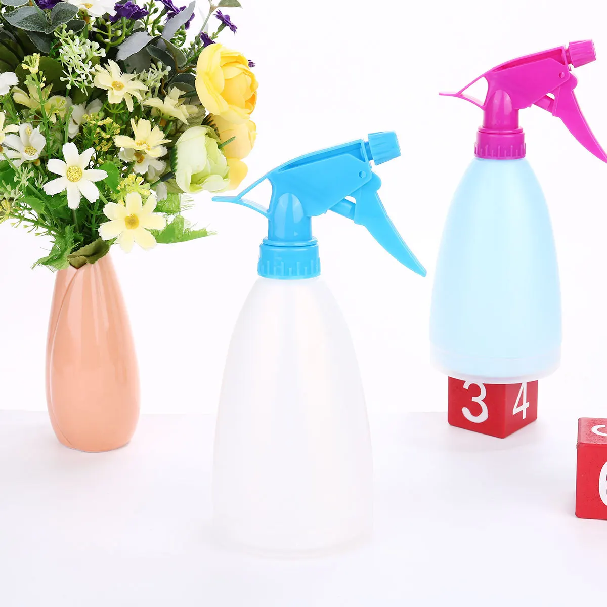 4Pcs Spray Bottle Leakproof Plastic Reusable Trigger Sprayer for Hairdressing Barber Home Garden 500Ml Mist Atomiser Empty
4Pcs Spray Bottle Leakproof Plastic Reusable Trigger Sprayer for Hairdressing Barber Home Garden 500Ml Mist Atomiser Empty
